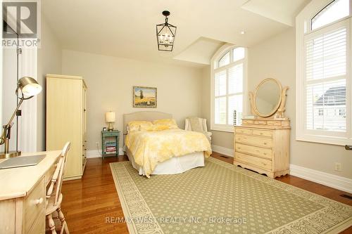 32 Birch Avenue, Richmond Hill, ON - Indoor Photo Showing Bedroom