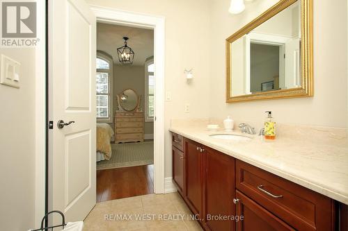 32 Birch Avenue, Richmond Hill, ON - Indoor Photo Showing Bathroom