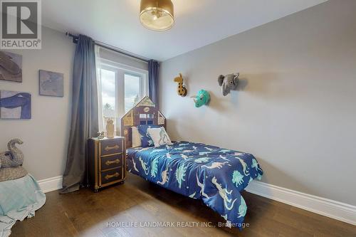 22 West Side Drive, Markham, ON - Indoor Photo Showing Bedroom