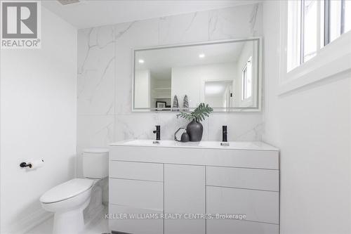 235 Simcoe Avenue, Georgina, ON - Indoor Photo Showing Bathroom