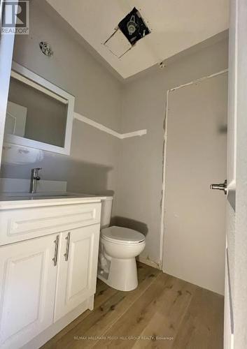 128 Pickett Crescent, Barrie, ON - Indoor Photo Showing Bathroom