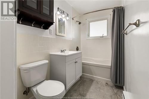 225 Jones, Moncton, NB - Indoor Photo Showing Bathroom