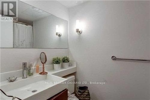 810 - 4K Spadina Avenue, Toronto, ON - Indoor Photo Showing Bathroom