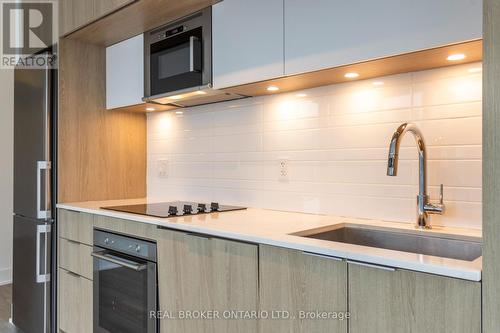 206 - 1 Belsize Drive, Toronto, ON - Indoor Photo Showing Kitchen With Upgraded Kitchen