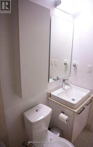 811 - 12 York Street, Toronto, ON - Indoor Photo Showing Bathroom