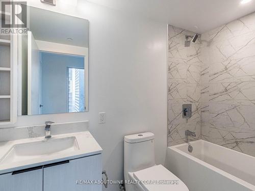 #2203 - 82 Dalhousie Street, Toronto, ON - Indoor Photo Showing Bathroom