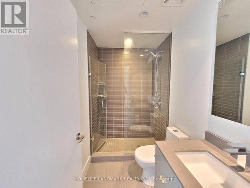 1015 - 7 Grenville Street, Toronto, ON - Indoor Photo Showing Bathroom