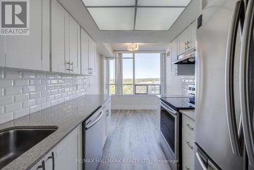 812 - 1101 Steeles Avenue W, Toronto (Westminster-Branson), ON - Indoor Photo Showing Kitchen With Stainless Steel Kitchen With Upgraded Kitchen