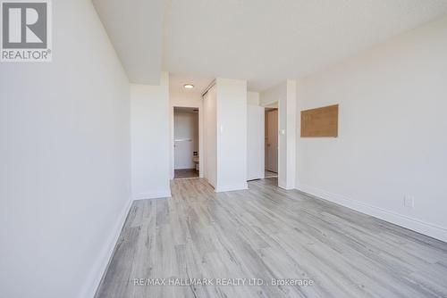 812 - 1101 Steeles Avenue W, Toronto, ON - Indoor Photo Showing Other Room