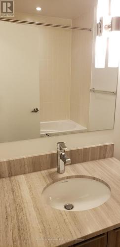 204 - 955 Bay Street, Toronto, ON - Indoor Photo Showing Bathroom