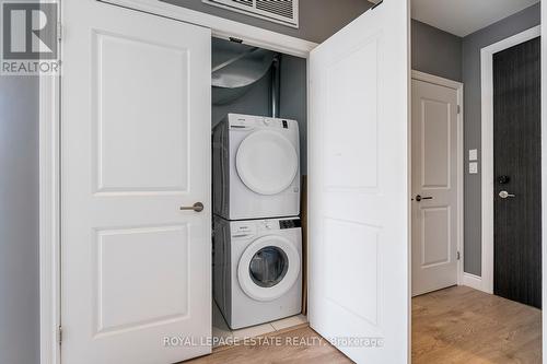401 - 1003 Queen Street E, Toronto, ON - Indoor Photo Showing Laundry Room