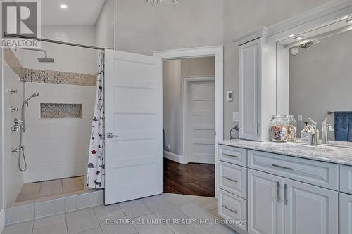 29 Rustlewood Avenue, Kawartha Lakes, ON - Indoor Photo Showing Bathroom