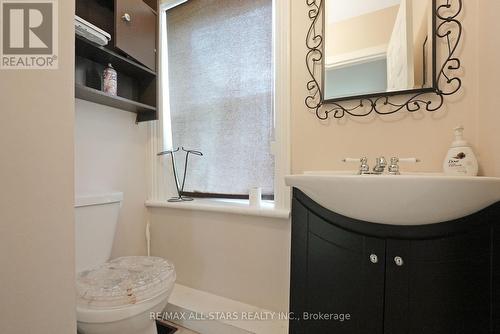 73 Victoria Avenue N, Kawartha Lakes, ON - Indoor Photo Showing Bathroom
