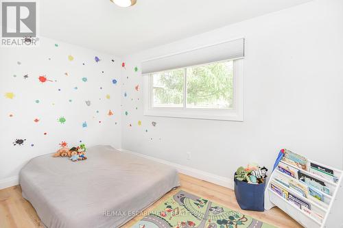 25 Seneca Crescent, Brantford, ON - Indoor Photo Showing Bedroom