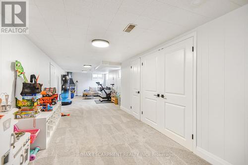 25 Seneca Crescent, Brantford, ON - Indoor Photo Showing Other Room