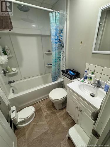 24 Hillcourt Drive, Fredericton, NB - Indoor Photo Showing Bathroom