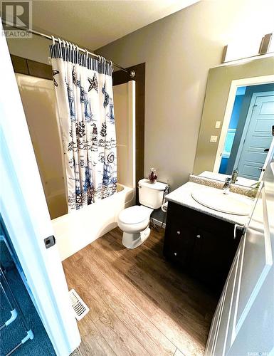 4657 E Primrose Green Drive, Regina, SK - Indoor Photo Showing Bathroom