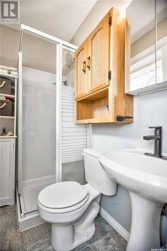 2641 6A Avenue W, Prince Albert, SK - Indoor Photo Showing Bathroom