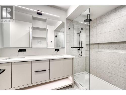 3160 Landry Crescent, Summerland, BC - Indoor Photo Showing Bathroom