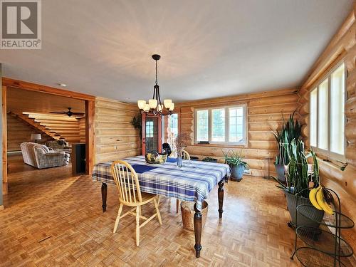2381 Dawson Street, Quesnel, BC - Indoor Photo Showing Dining Room