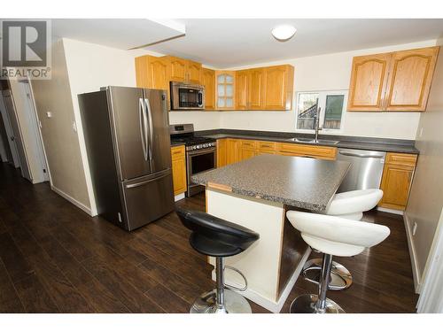 2380 Quadrant Crescent, Prince George, BC - Indoor Photo Showing Kitchen With Double Sink