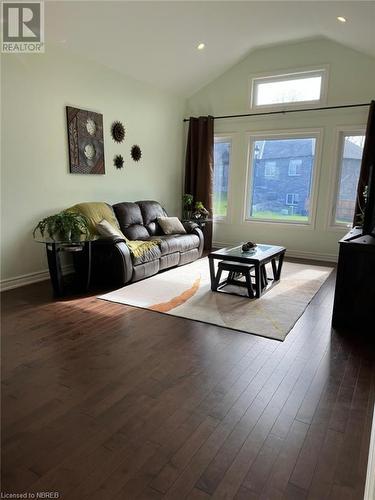 7 Grand Maple Lane, North Bay, ON - Indoor Photo Showing Living Room
