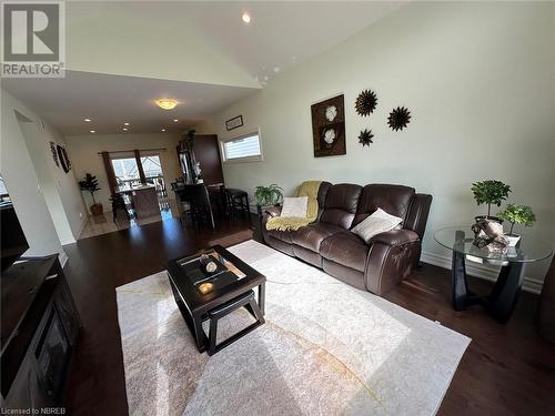 7 Grand Maple Lane, North Bay, ON - Indoor Photo Showing Living Room