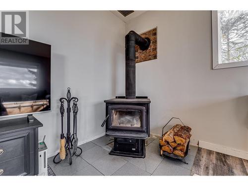 1541 Eagle Rock Road, Armstrong, BC - Indoor With Fireplace