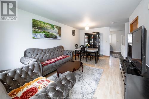 2962 Alderbrook Drive, Windsor, ON - Indoor Photo Showing Living Room