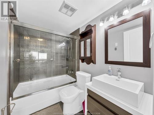 150 Park St W Unit# 3109, Windsor, ON - Indoor Photo Showing Bathroom