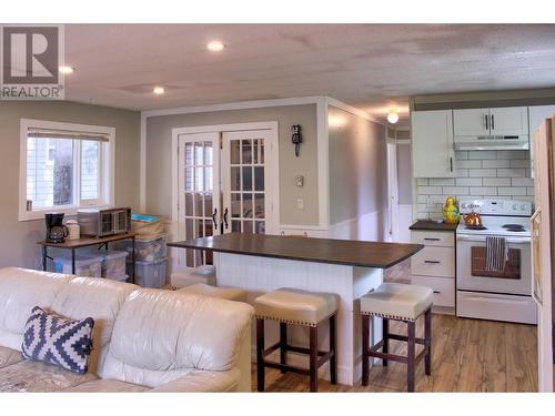 1029 1St Ave, Chase, BC - Indoor Photo Showing Kitchen