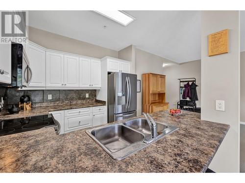 3550 Woodsdale Road Unit# 219, Lake Country, BC - Indoor Photo Showing Kitchen With Double Sink