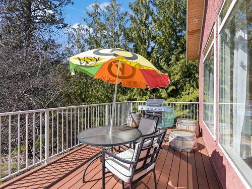 5010 Elliott Avenue, Peachland, BC - Outdoor With Deck Patio Veranda With Exterior