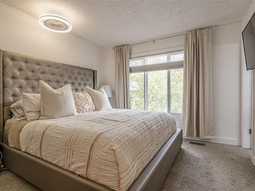 3105 13 Street, Vernon, BC - Indoor Photo Showing Bedroom
