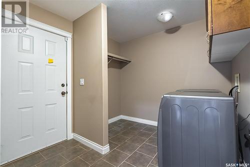 605 Regier Place, Martensville, SK - Indoor Photo Showing Laundry Room