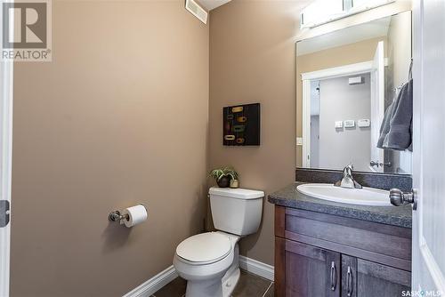 605 Regier Place, Martensville, SK - Indoor Photo Showing Bathroom