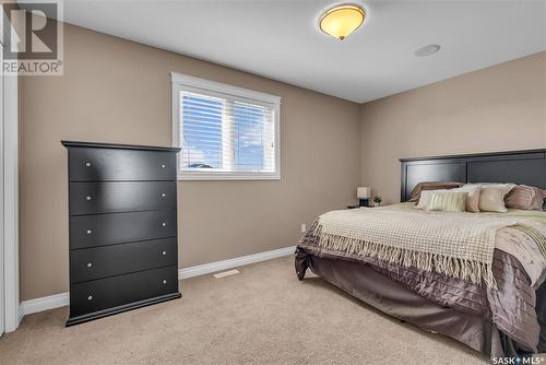 605 Regier Place, Martensville, SK - Indoor Photo Showing Bedroom