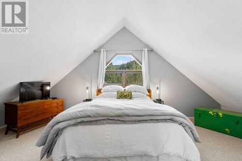 2592 Alpen Paradies Road Unit# 28, Blind Bay, BC - Indoor Photo Showing Bedroom