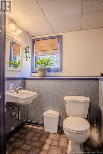 1359 Main Street, Hampton, NB - Indoor Photo Showing Bathroom