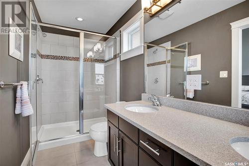 20 700 Central Street, Warman, SK - Indoor Photo Showing Bathroom
