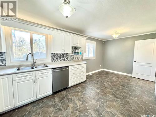 567 6Th Street E, Prince Albert, SK - Indoor Photo Showing Kitchen With Double Sink