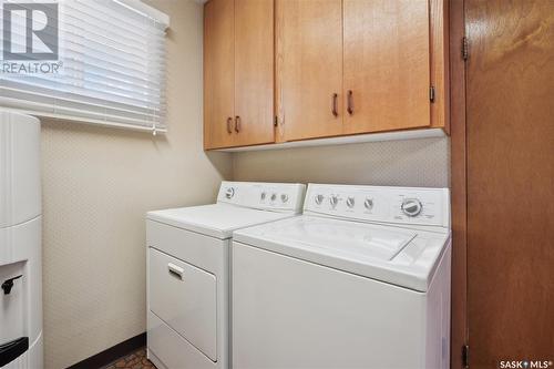 1616 Jackson Avenue, Saskatoon, SK - Indoor Photo Showing Laundry Room