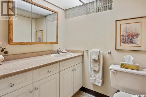 1616 Jackson Avenue, Saskatoon, SK - Indoor Photo Showing Bathroom
