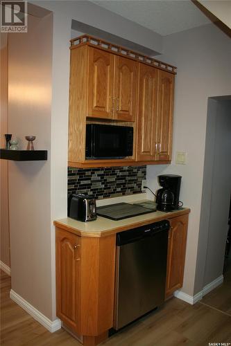 605 1St Avenue, Rouleau, SK - Indoor Photo Showing Kitchen