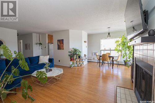 313 217B Cree Place, Saskatoon, SK - Indoor Photo Showing Living Room