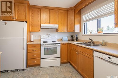 313 217B Cree Place, Saskatoon, SK - Indoor Photo Showing Kitchen With Double Sink
