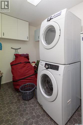 313 217B Cree Place, Saskatoon, SK - Indoor Photo Showing Laundry Room