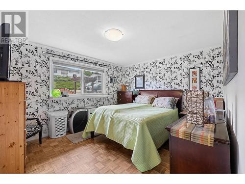 10664 Teresa Road, Lake Country, BC - Indoor Photo Showing Bedroom