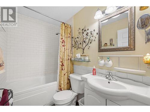 10664 Teresa Road, Lake Country, BC - Indoor Photo Showing Bathroom