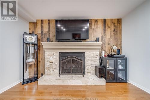 3095 Fazio Drive, Windsor, ON - Indoor Photo Showing Living Room With Fireplace